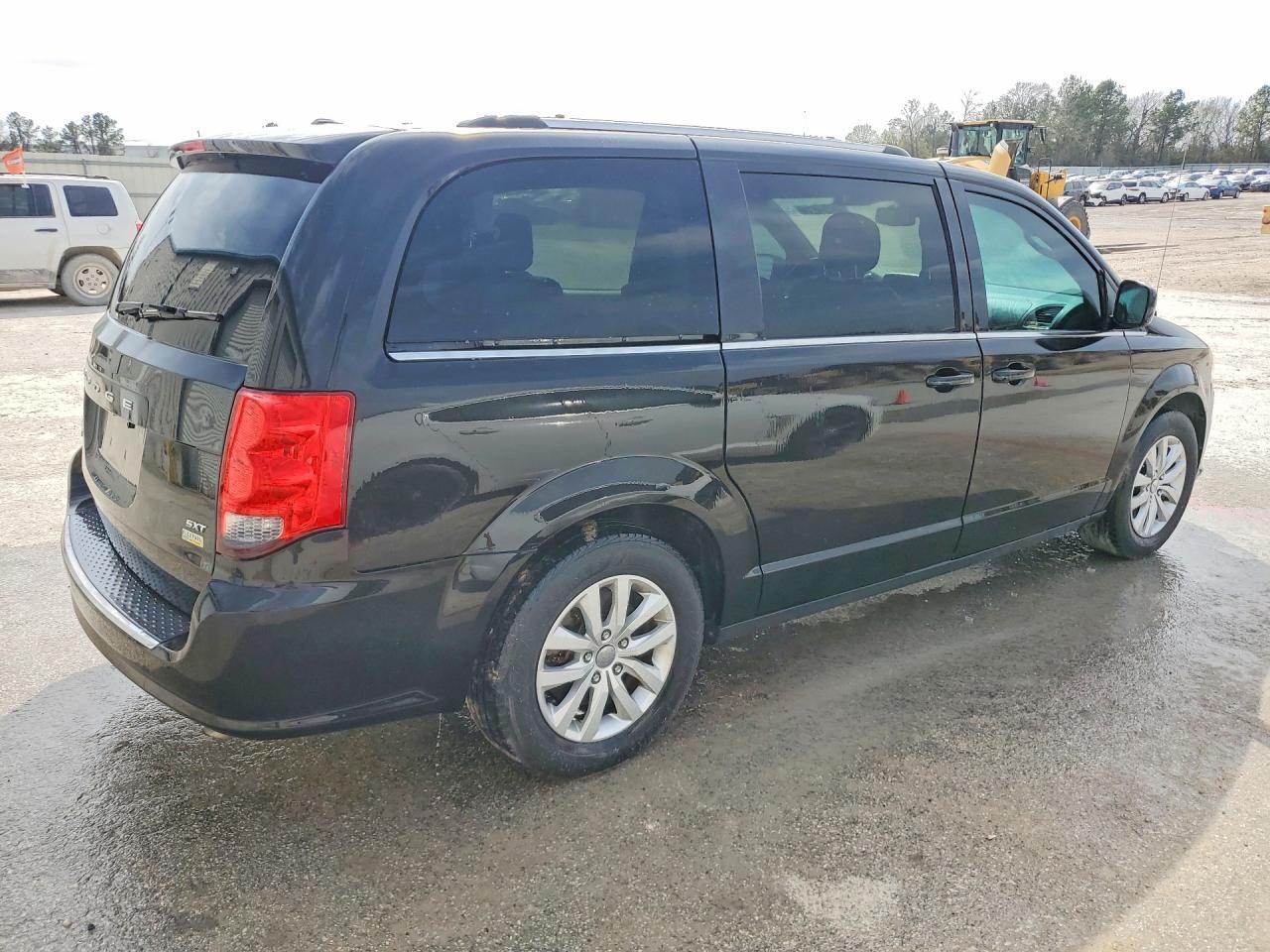 2019 Dodge Grand Caravan Sxt - Image 3
