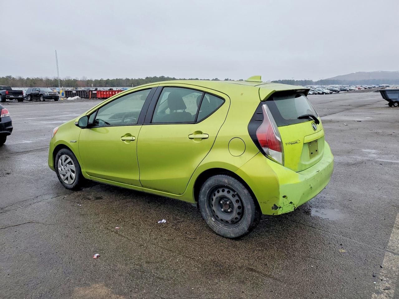 2015 Toyota Prius C - Image 2