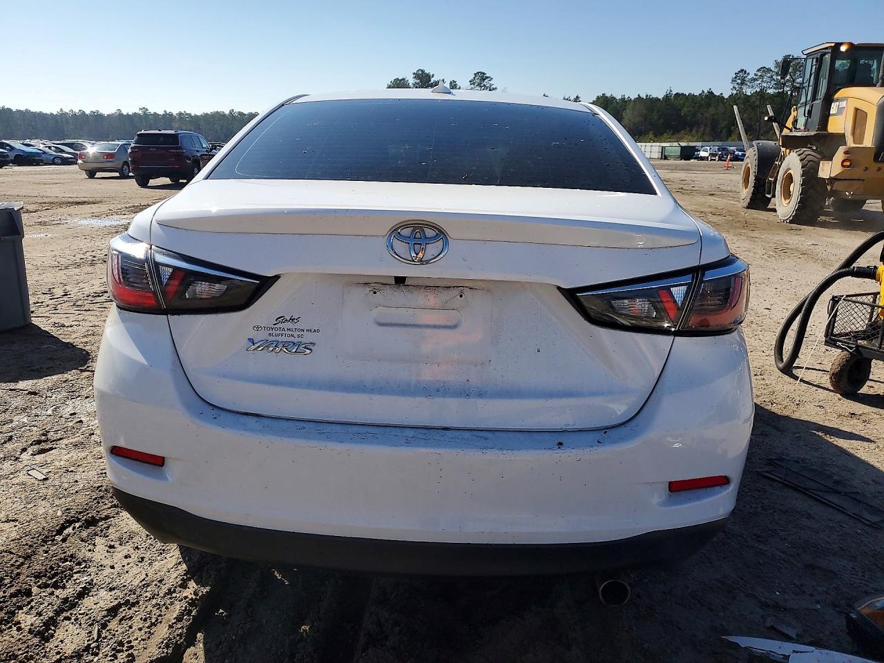 2019 Toyota Yaris L - Фото 6