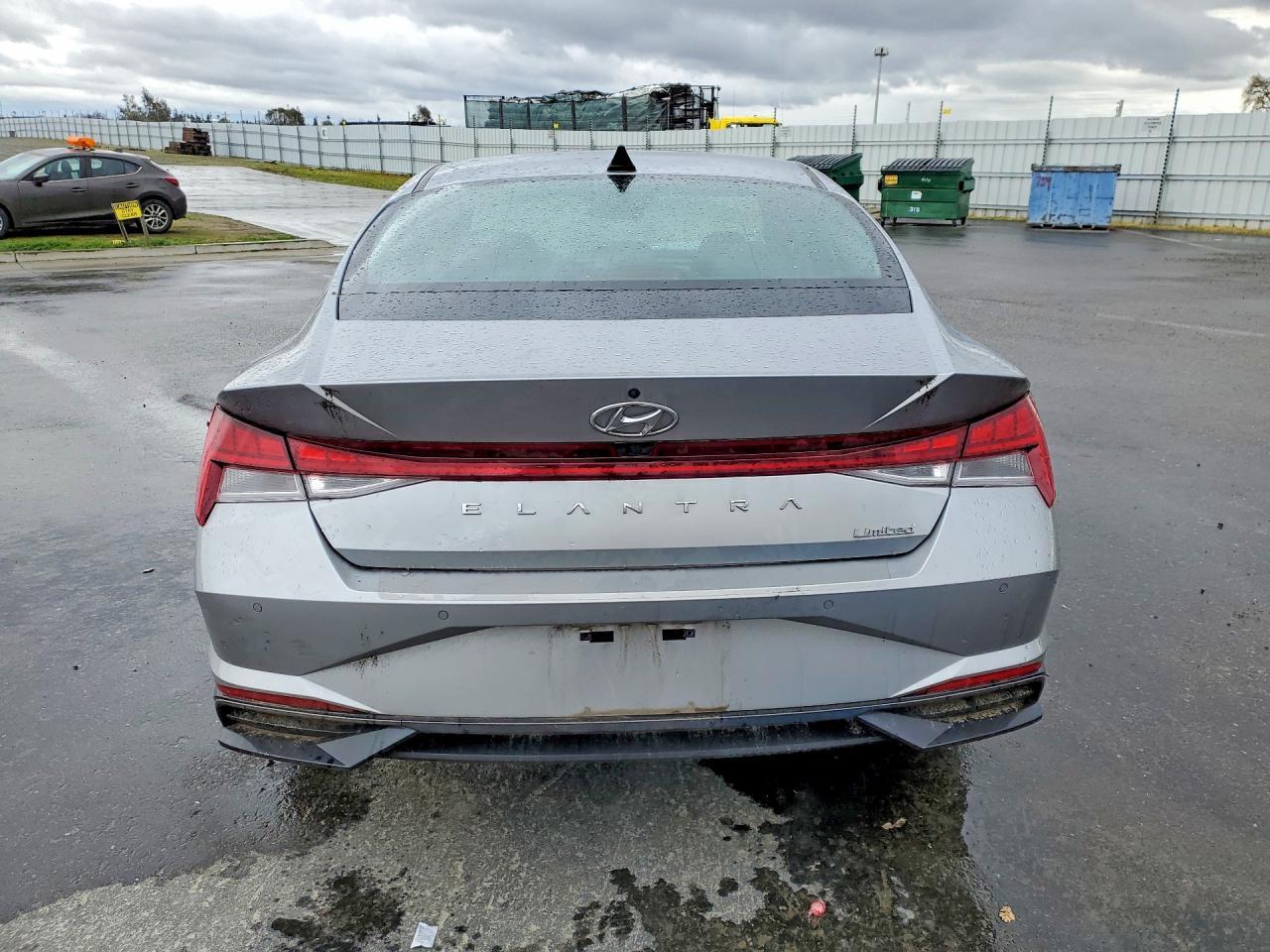 2022 Hyundai Elantra Limited - Image 6