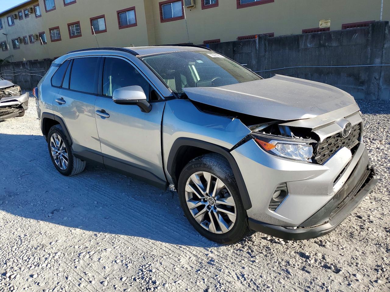 2020 Toyota Rav4 Xle Premium - Фото 4