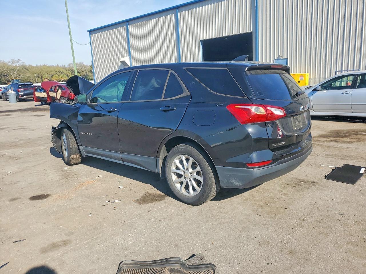 2019 Chevrolet Equinox Ls - Фото 2