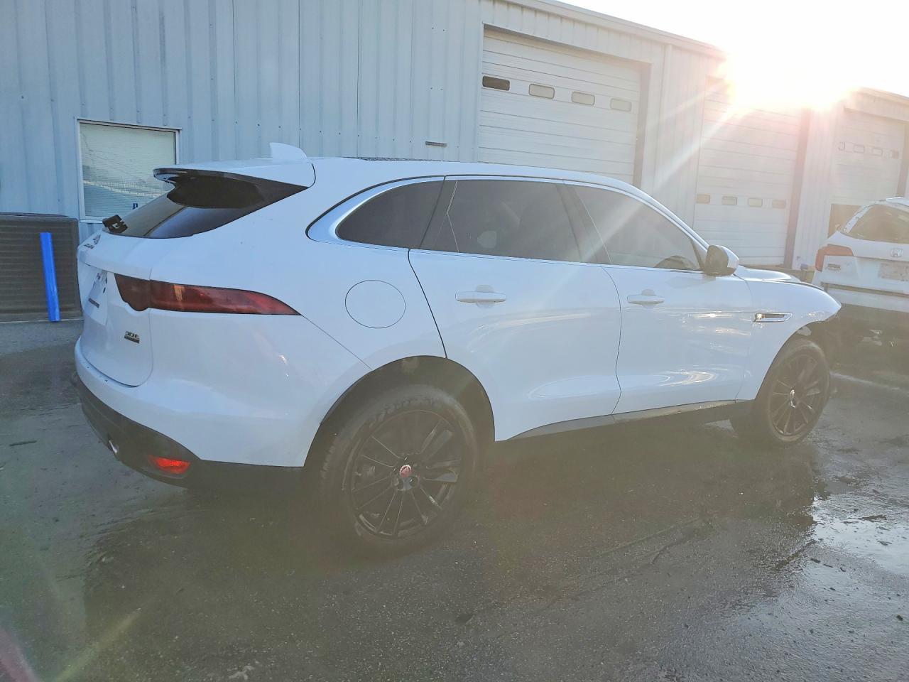 2019 Jaguar F-Pace Prestige - Image 3