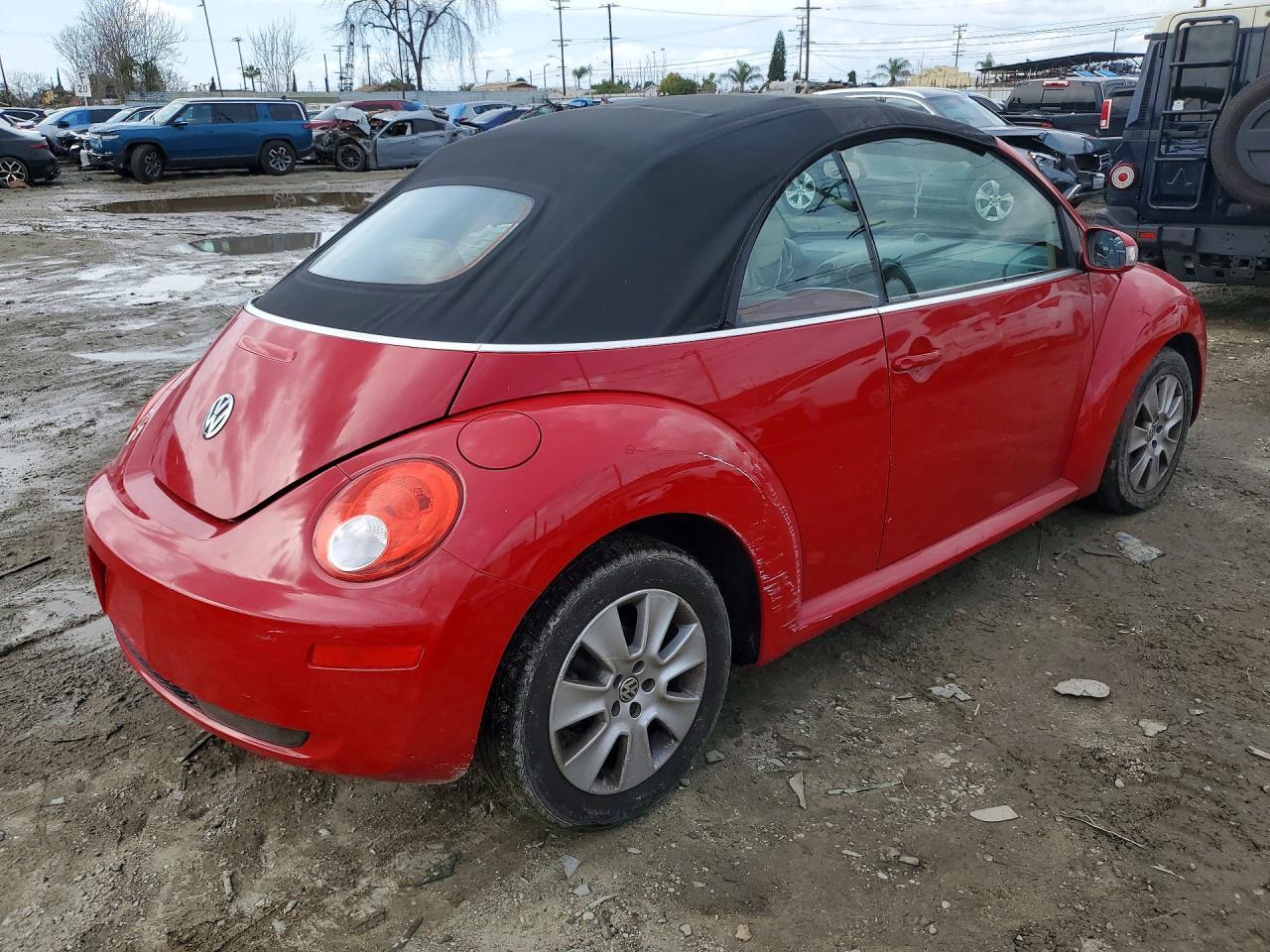 2009 Volkswagen New Beetle S - Фото 3