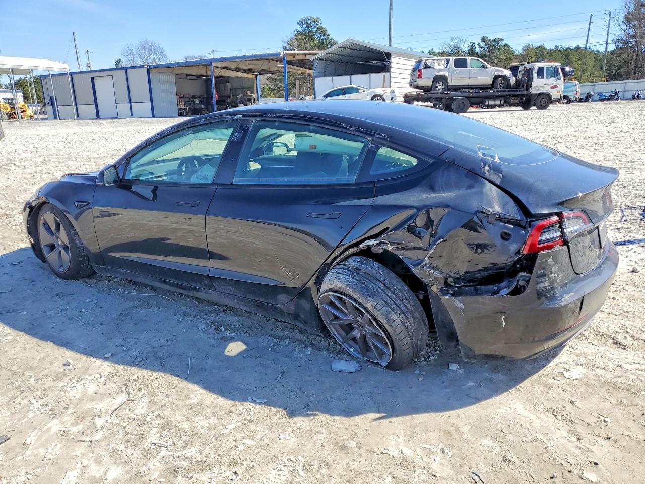 2023 Tesla Model 3 - Фото 2