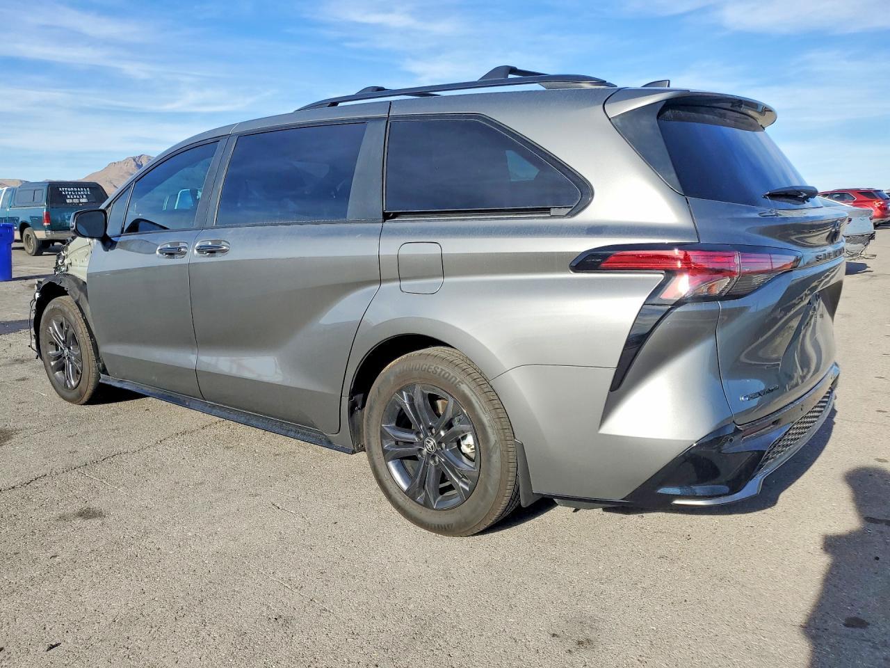 2026 Toyota Sienna Xse - Image 2
