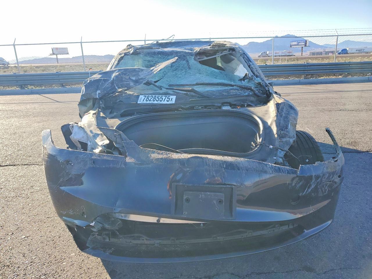 2025 Tesla Model 3 - Image 5