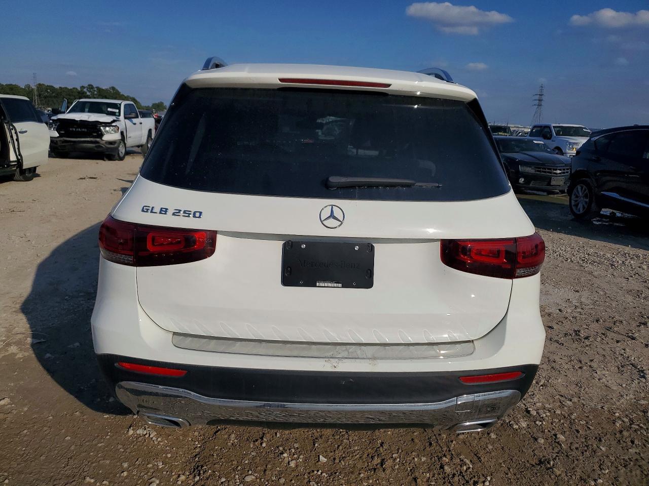 2022 Mercedes-Benz Glb 250 - Фото 6