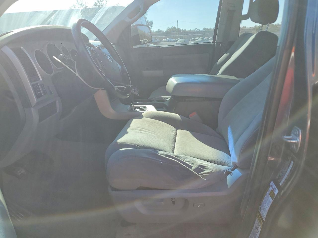 2008 Toyota Sequoia Sr5 - Image 7