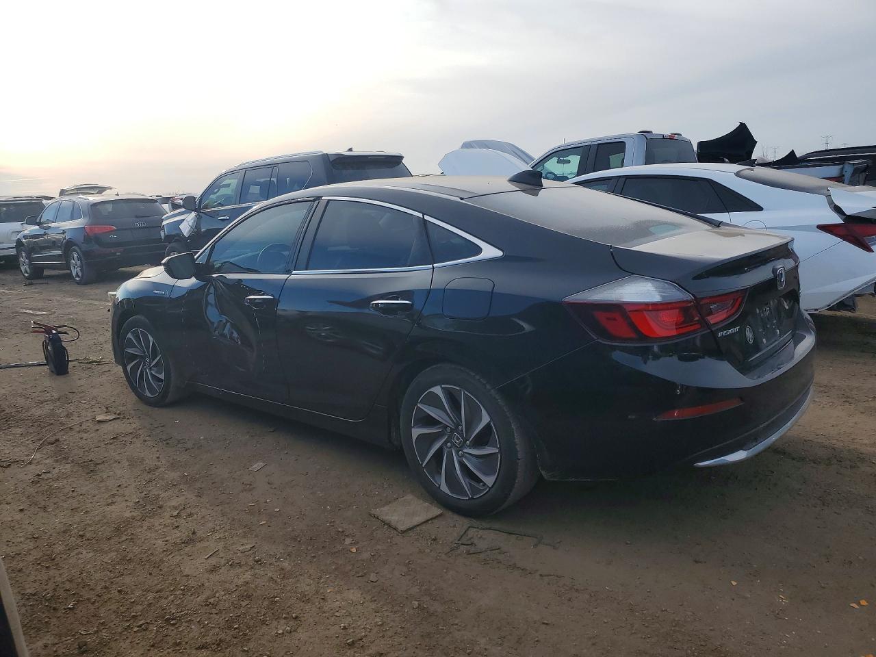 2019 Honda Insight Touring - Image 2