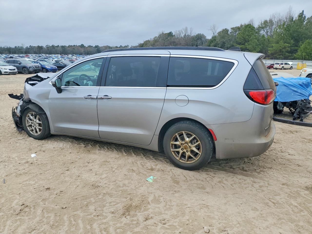 2021 Chrysler Voyager Lxi - Image 2