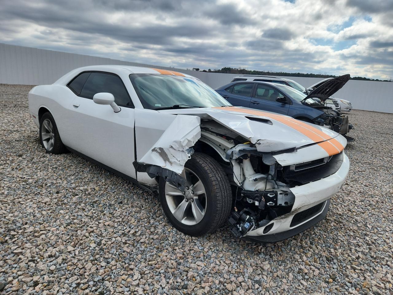 2016 Dodge Challenger Sxt - Image 4