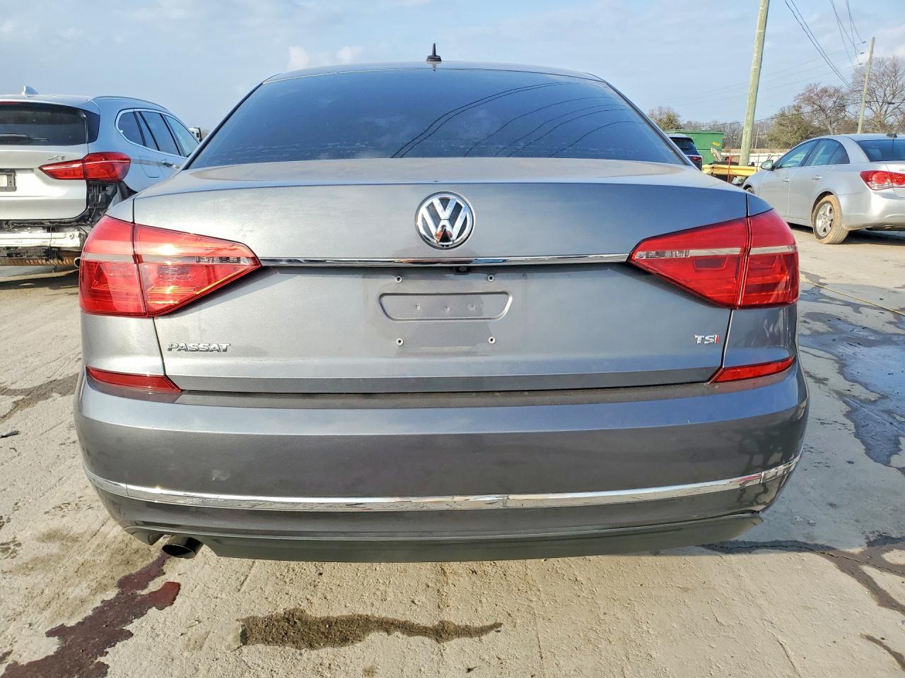 2016 Volkswagen Passat S - Image 6