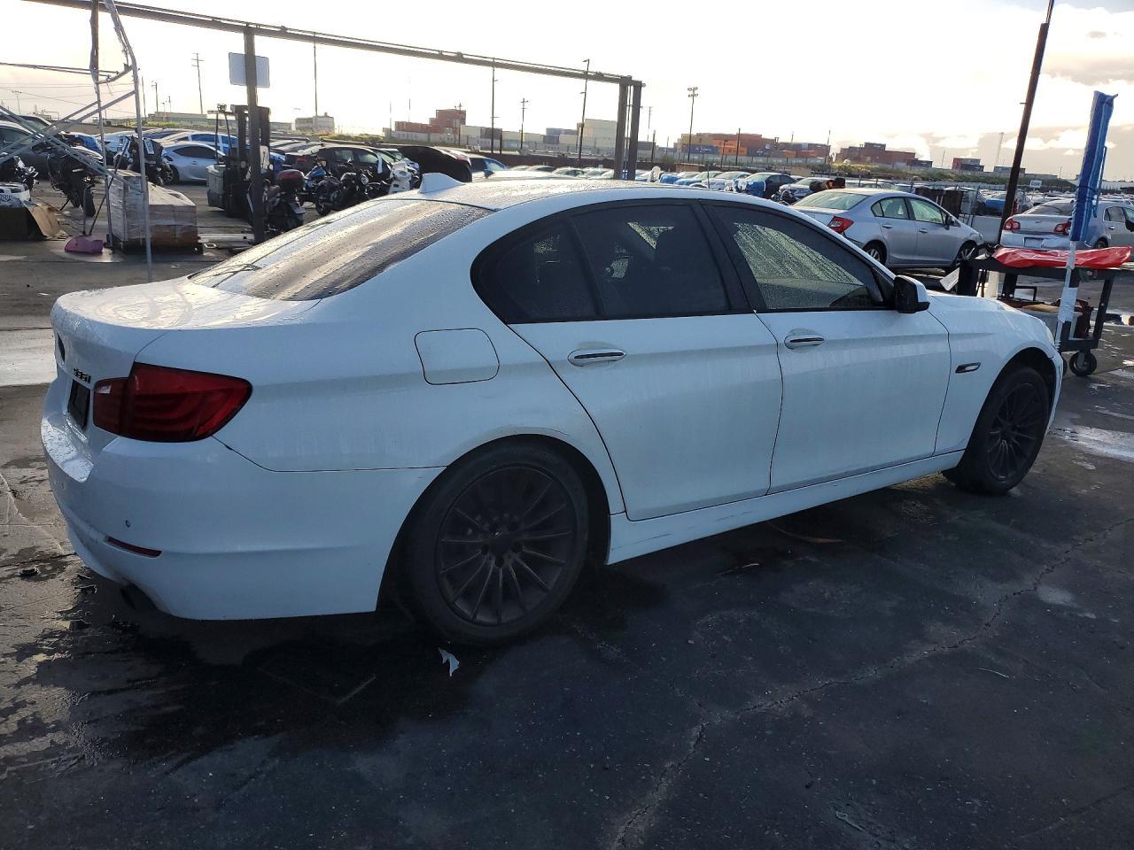 2013 BMW 535 I - Фото 3