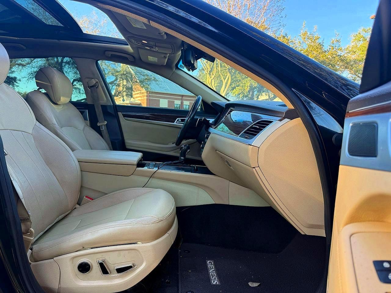 2016 Hyundai Genesis 3.8L - Фото 5