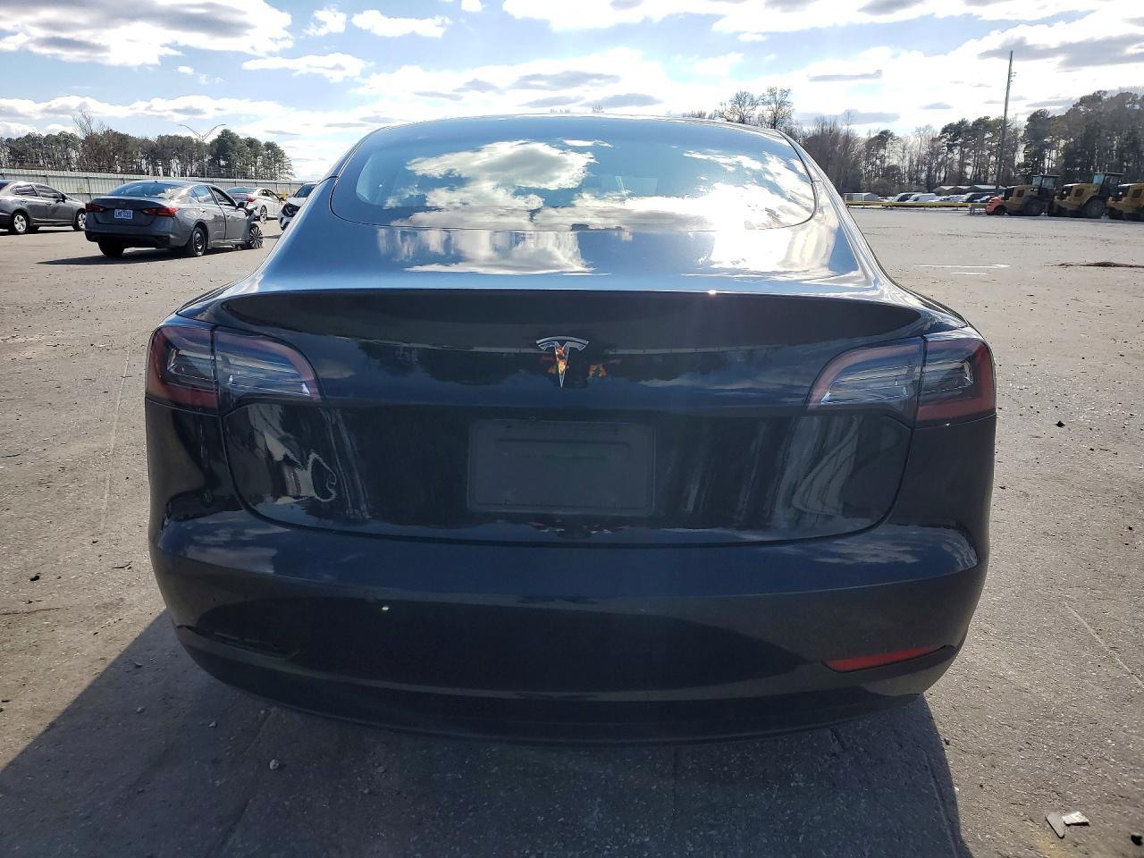 2022 Tesla Model 3 - Image 6