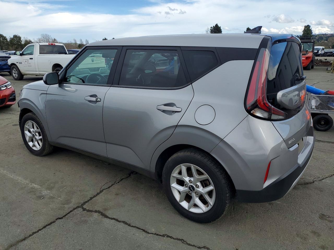 2023 Kia Soul Lx - Фото 2