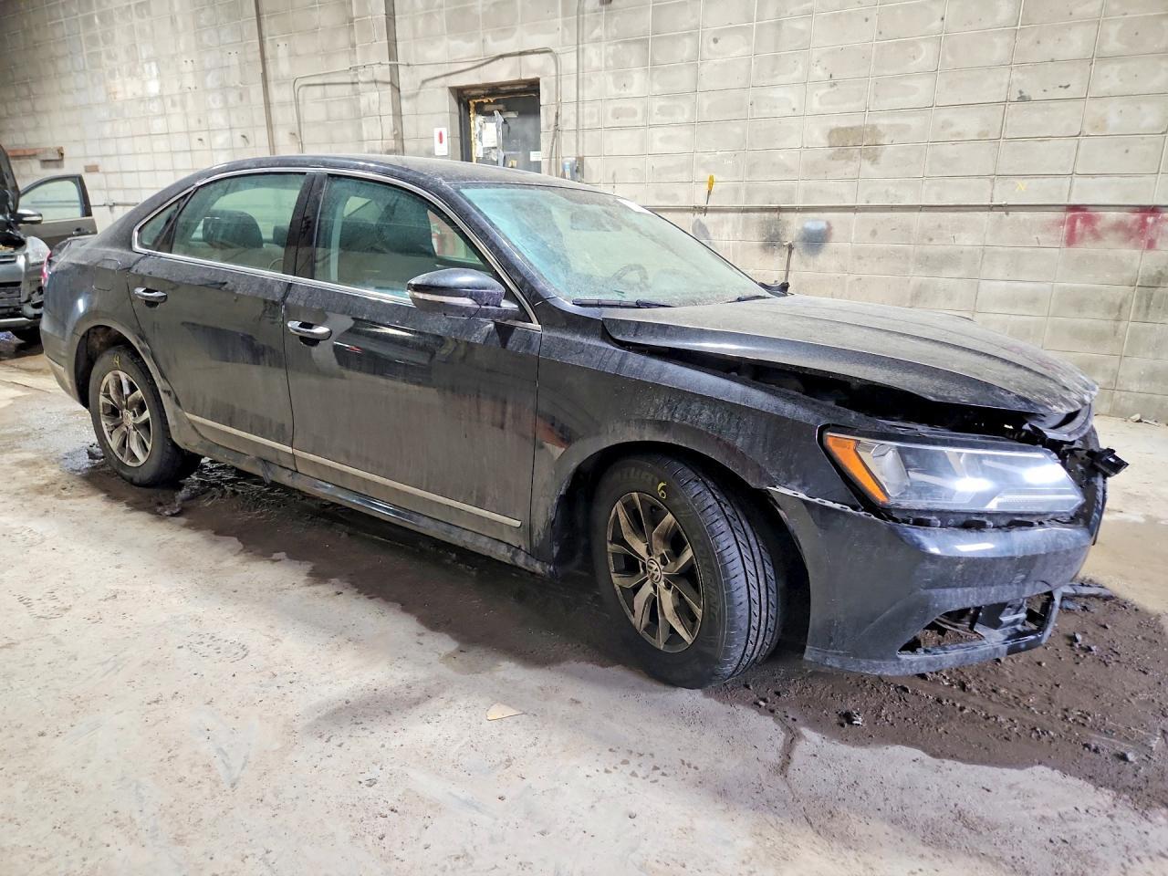 2017 Volkswagen Passat S - Image 4