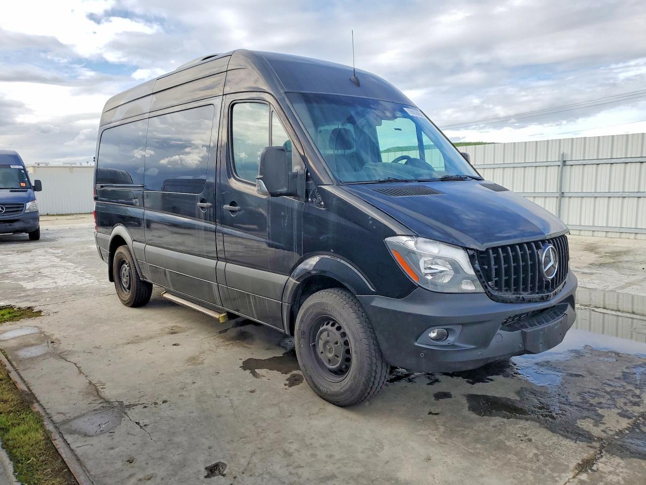 2017 Mercedes-Benz Sprinter 2500 - Фото 4