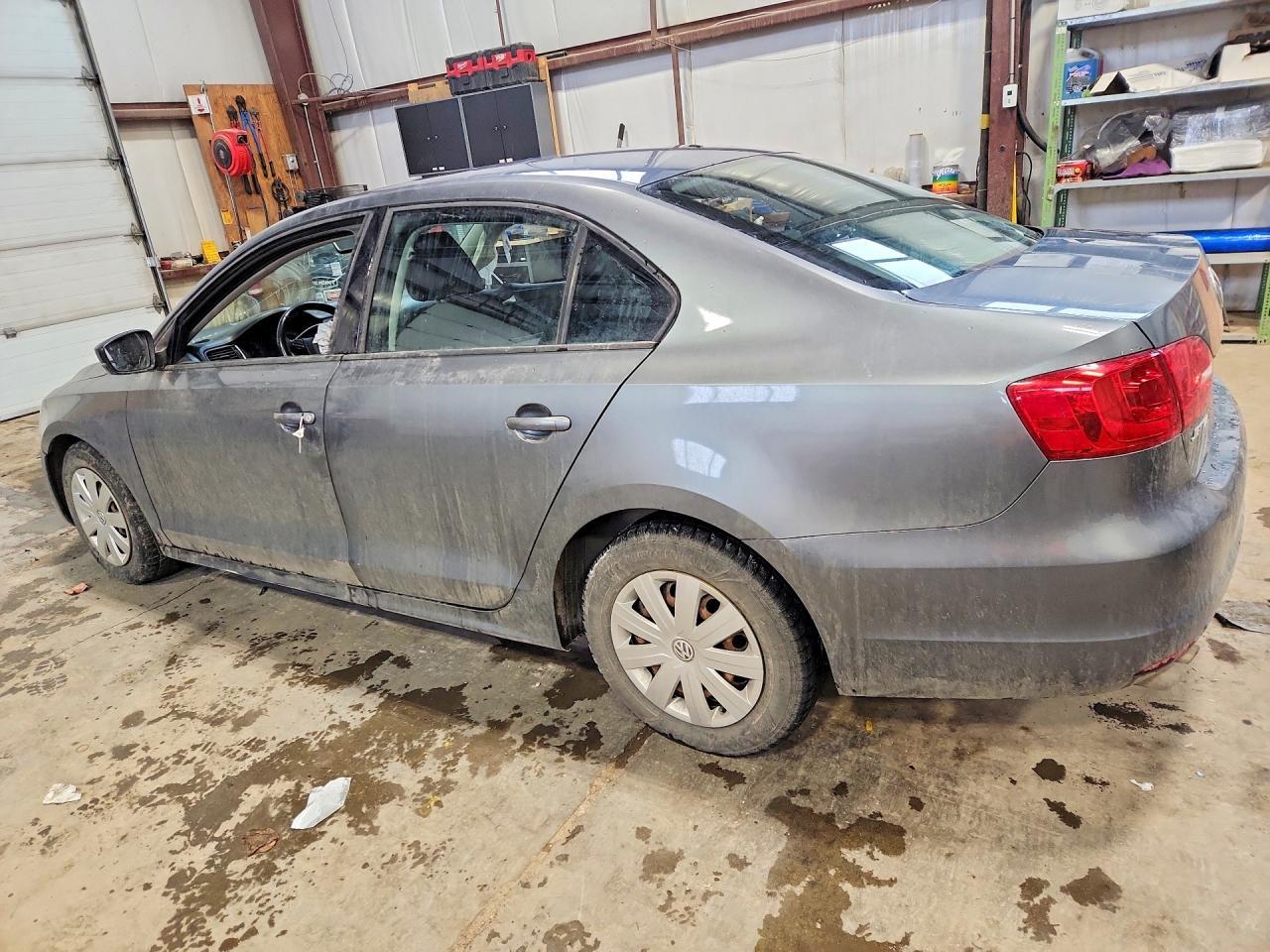 2013 Volkswagen Jetta Base - Фото 2