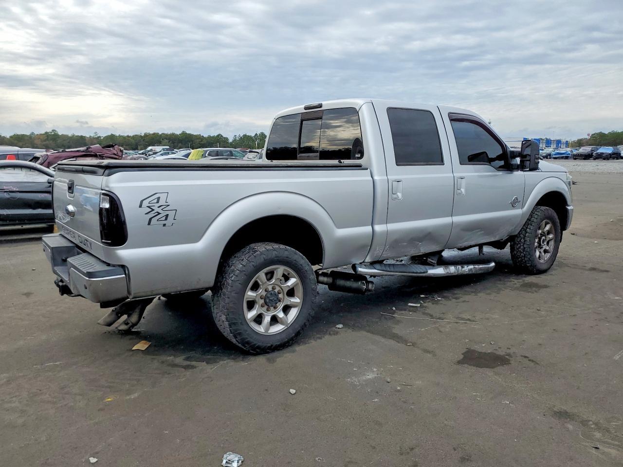 2015 Ford F250 Super Duty - Фото 3