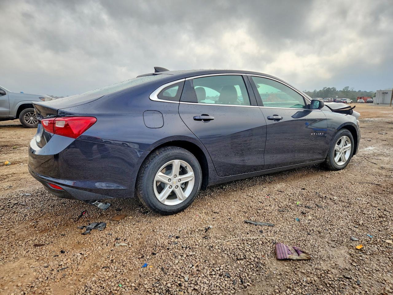 2022 Chevrolet Malibu Ls - Фото 3