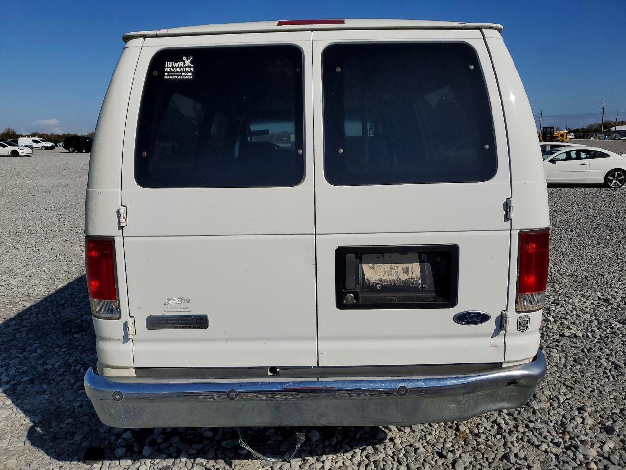 2007 Ford Econoline E250 Van - Фото 6