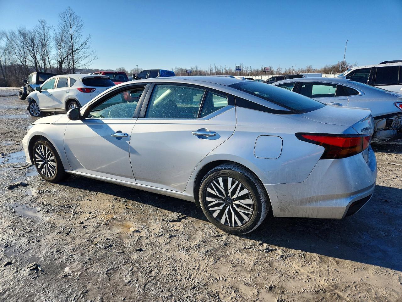 2023 Nissan Altima Sv - Фото 2