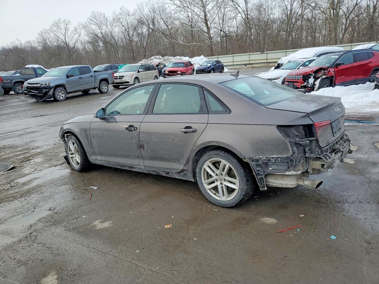 2017 Audi A4 Premium - Фото 2