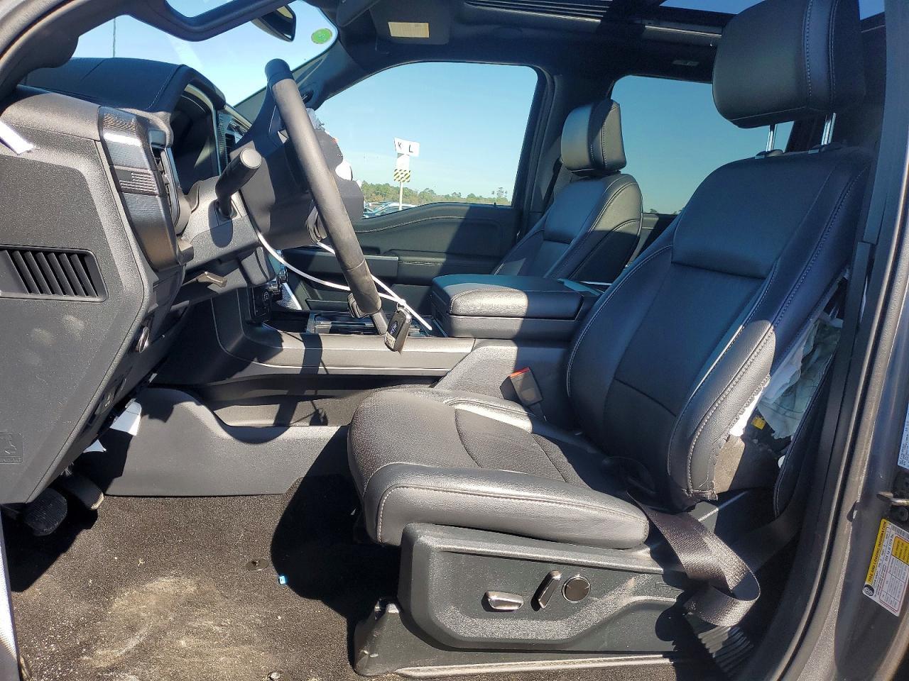 2025 Ford F150 Lariat - Фото 7