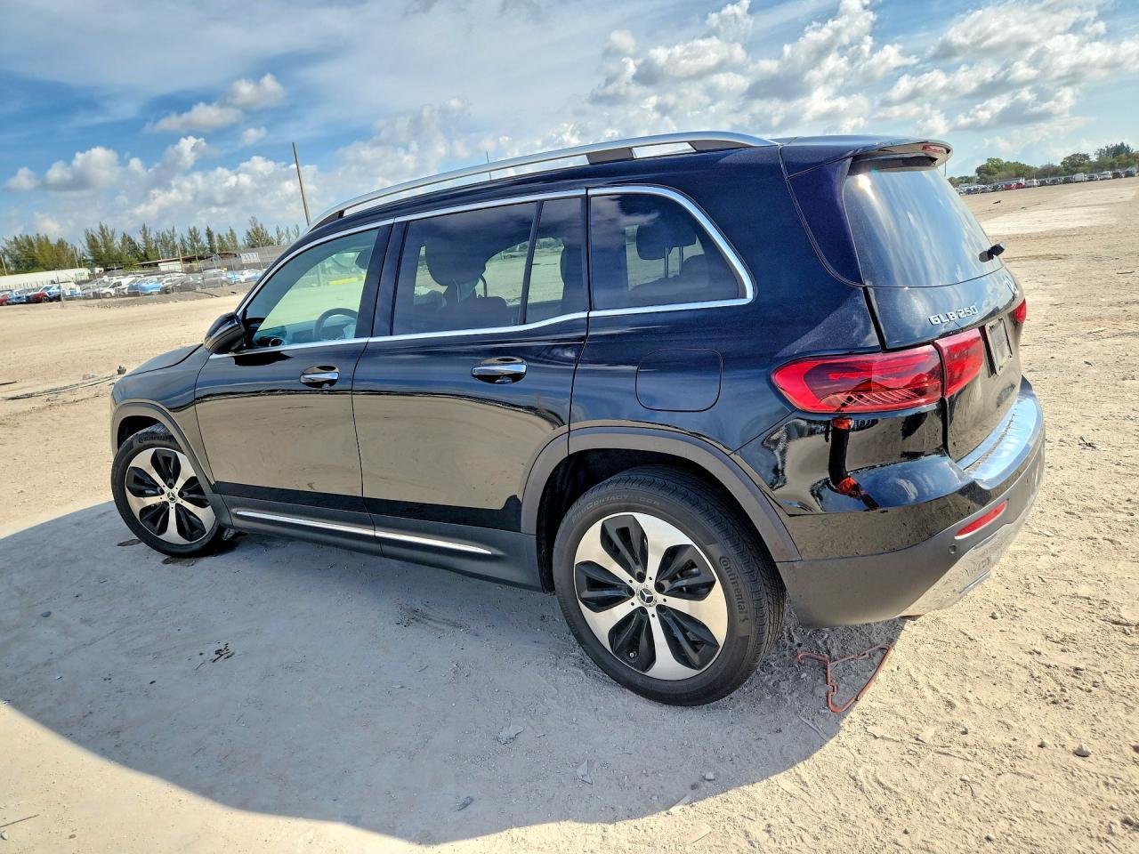 2024 Mercedes-Benz Glb 250 - Фото 2