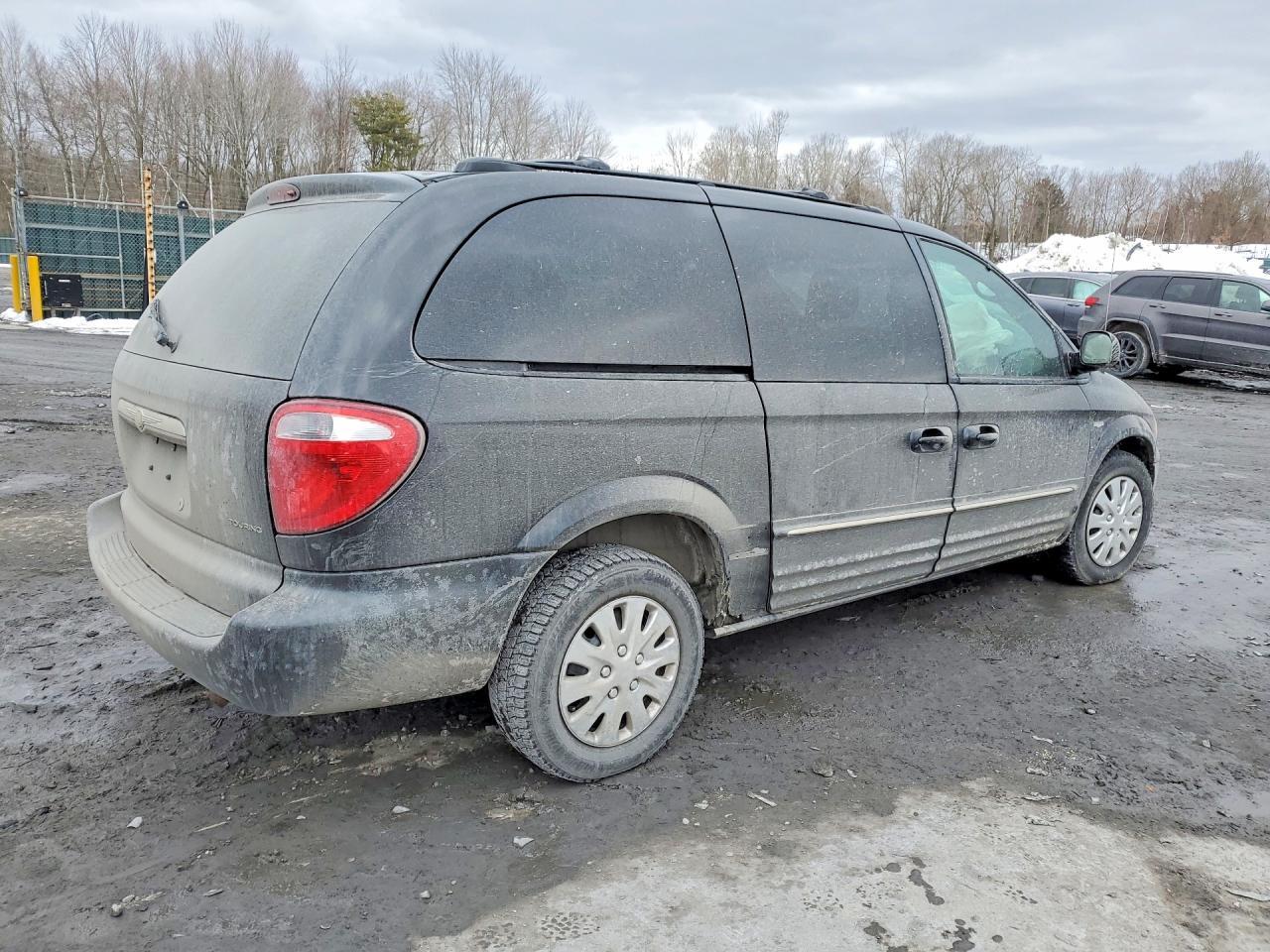 2004 Chrysler Town & Country Touring - Фото 3