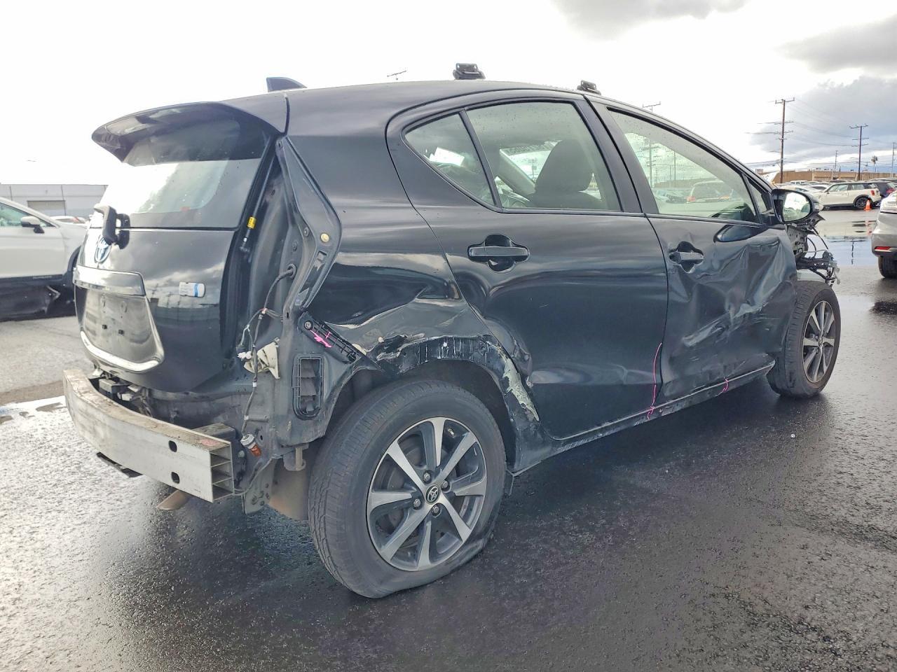 2018 Toyota Prius C - Фото 3