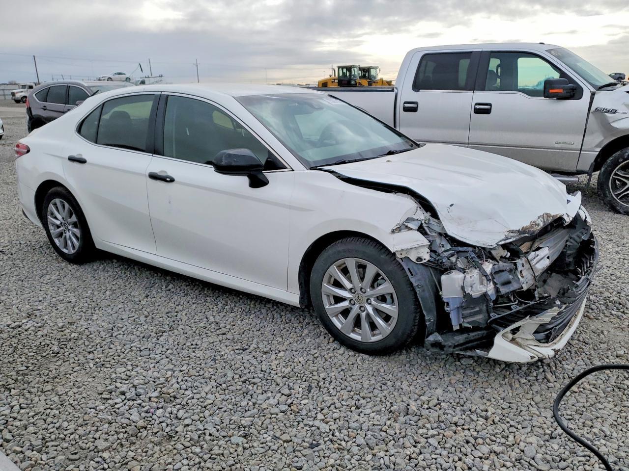 2018 Toyota Camry L - Image 4
