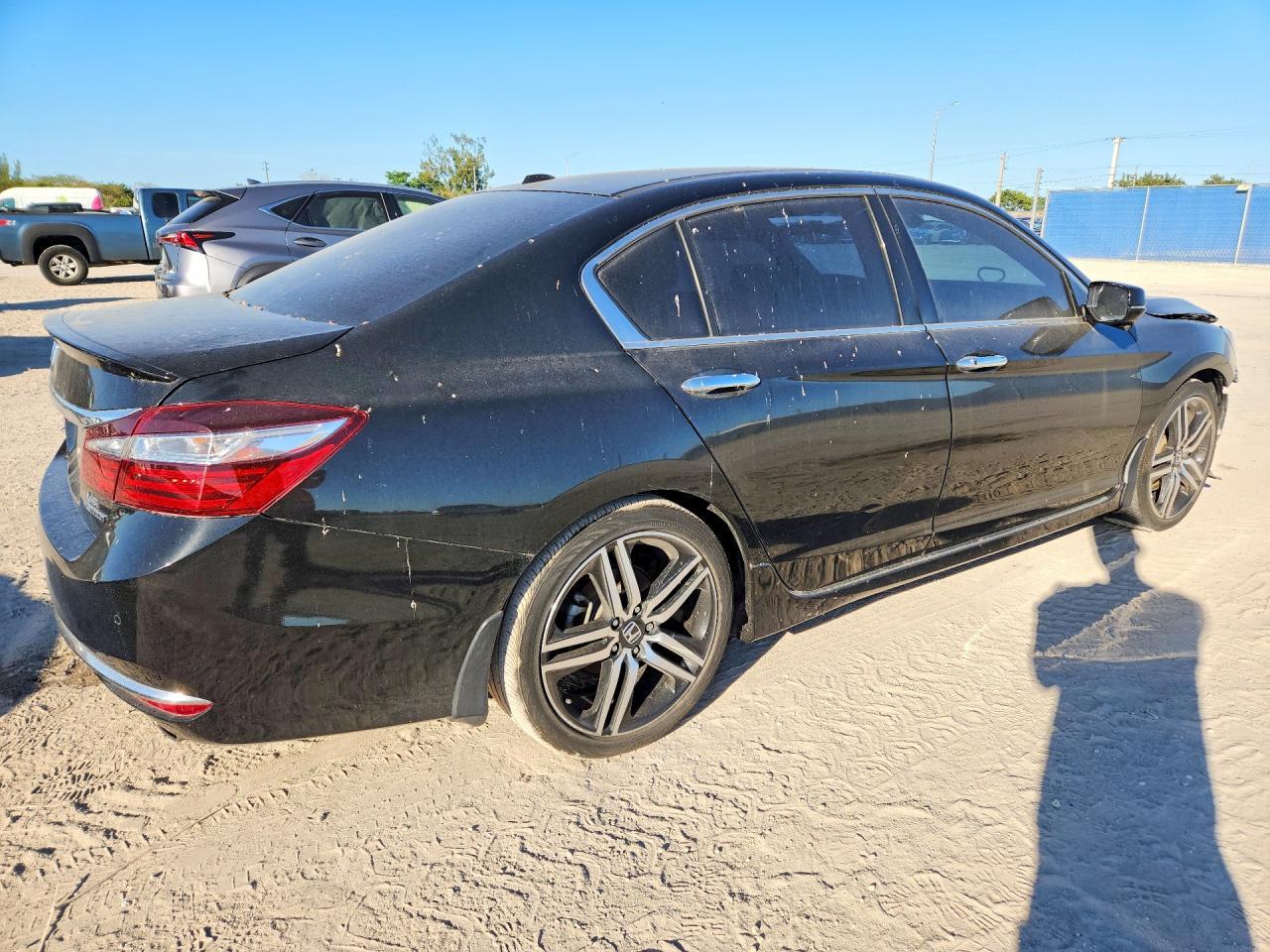 2017 Honda Accord Touring - Image 3
