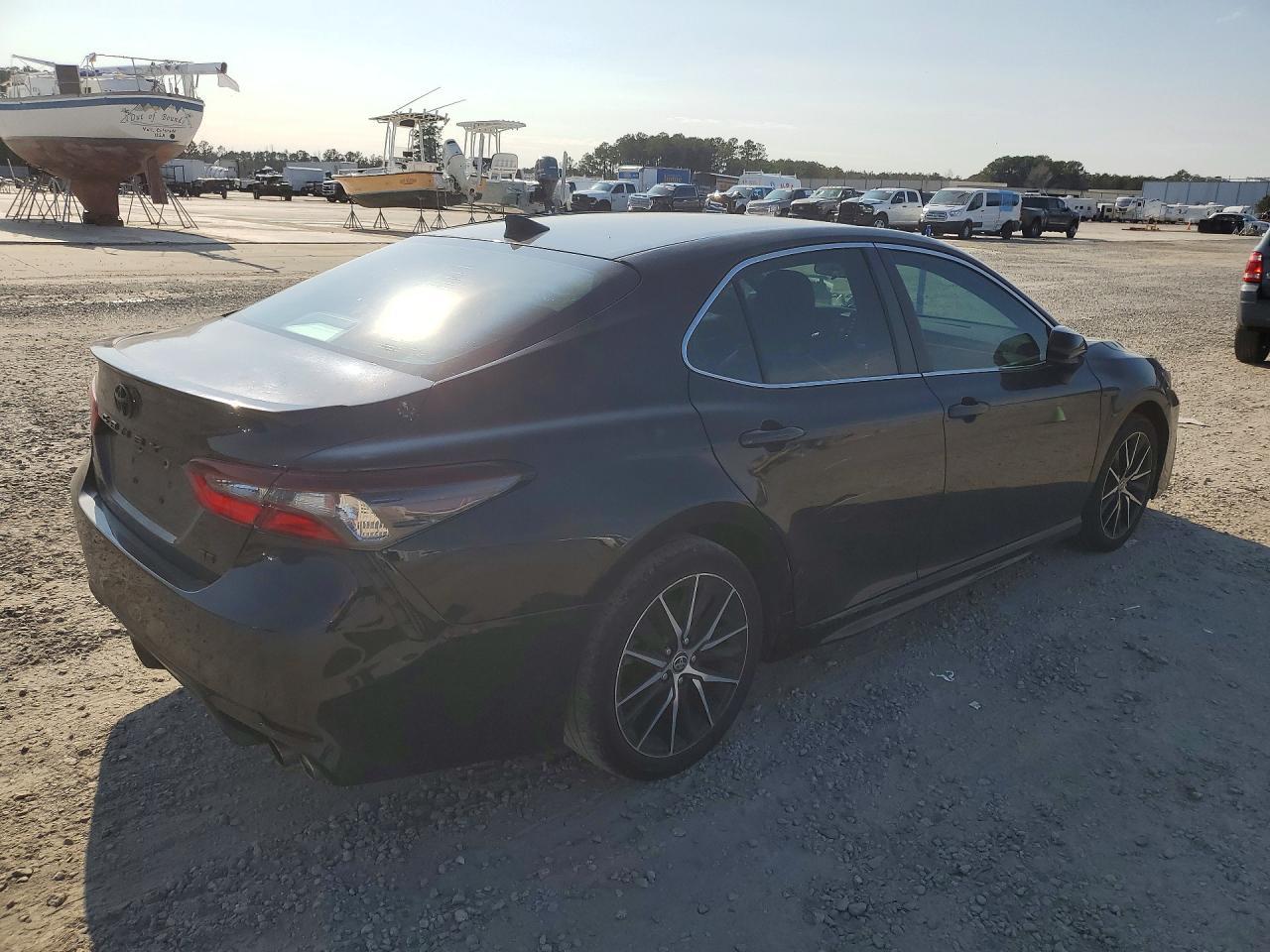 2021 Toyota Camry Se - Image 3