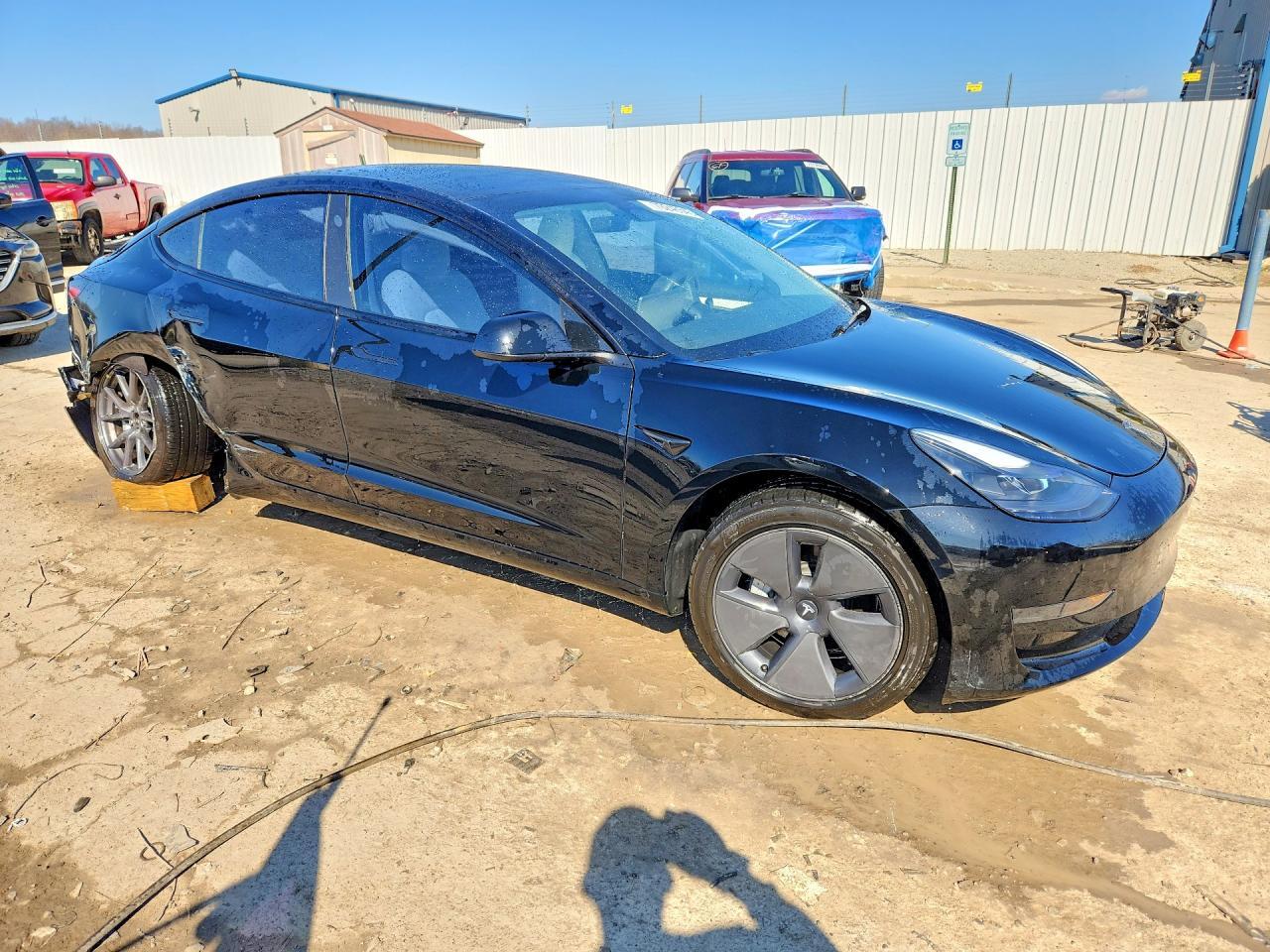 2023 Tesla Model 3 - Image 4