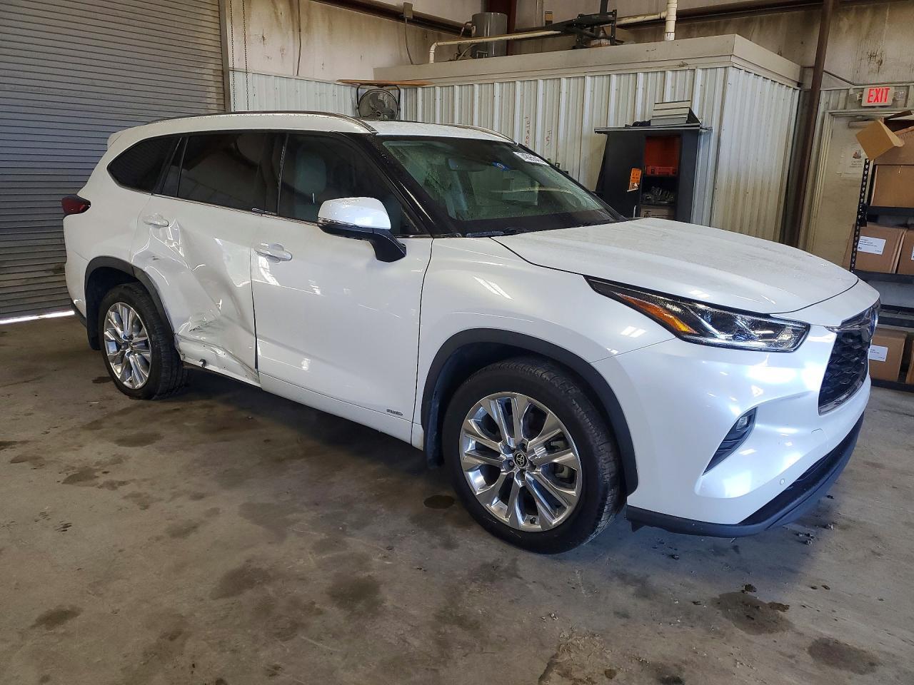 2022 Toyota Highlander Hybrid Limited - Фото 4