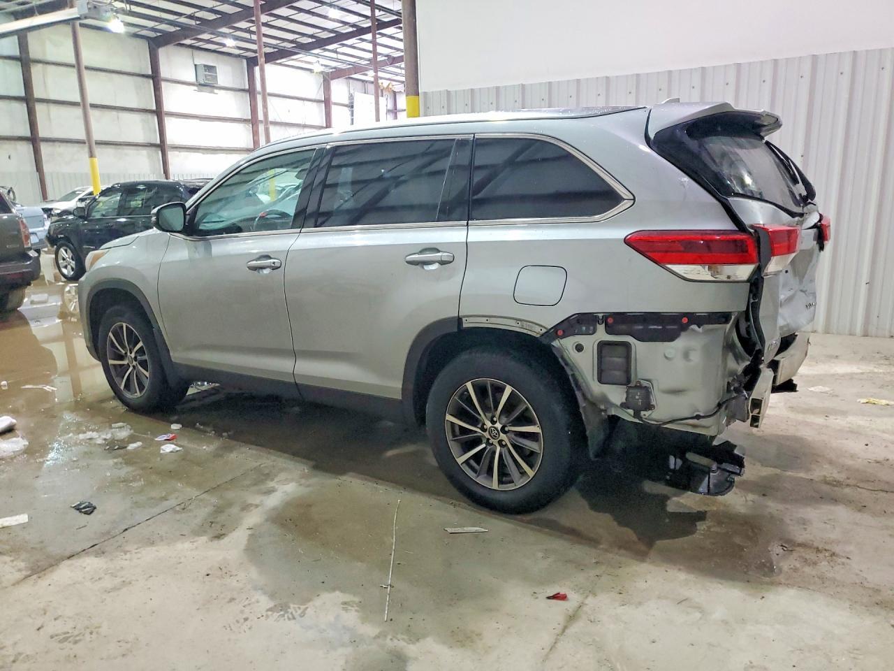 2019 Toyota Highlander Xle - Фото 2