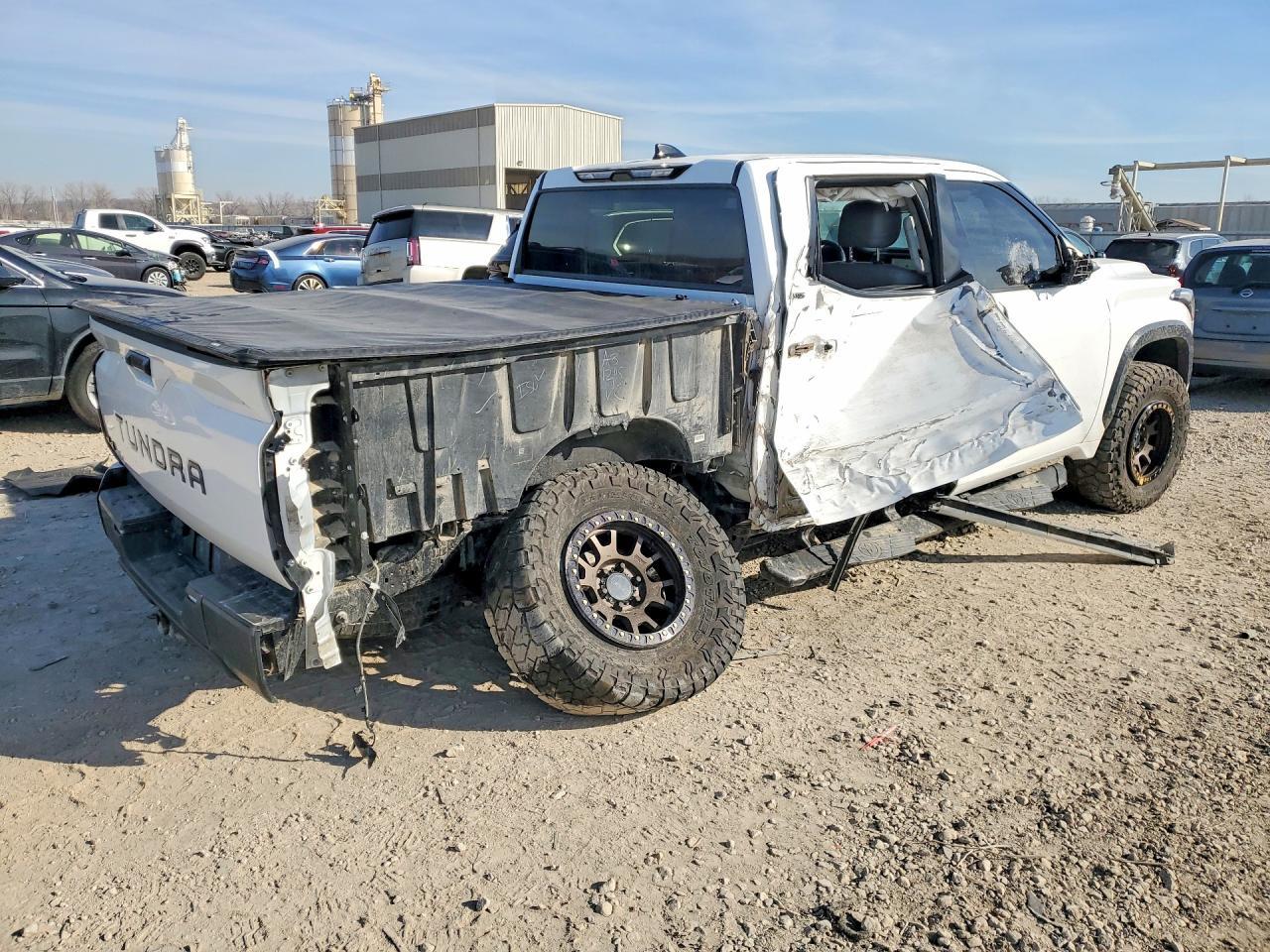 2022 Toyota Tundra Sr5 - Фото 3