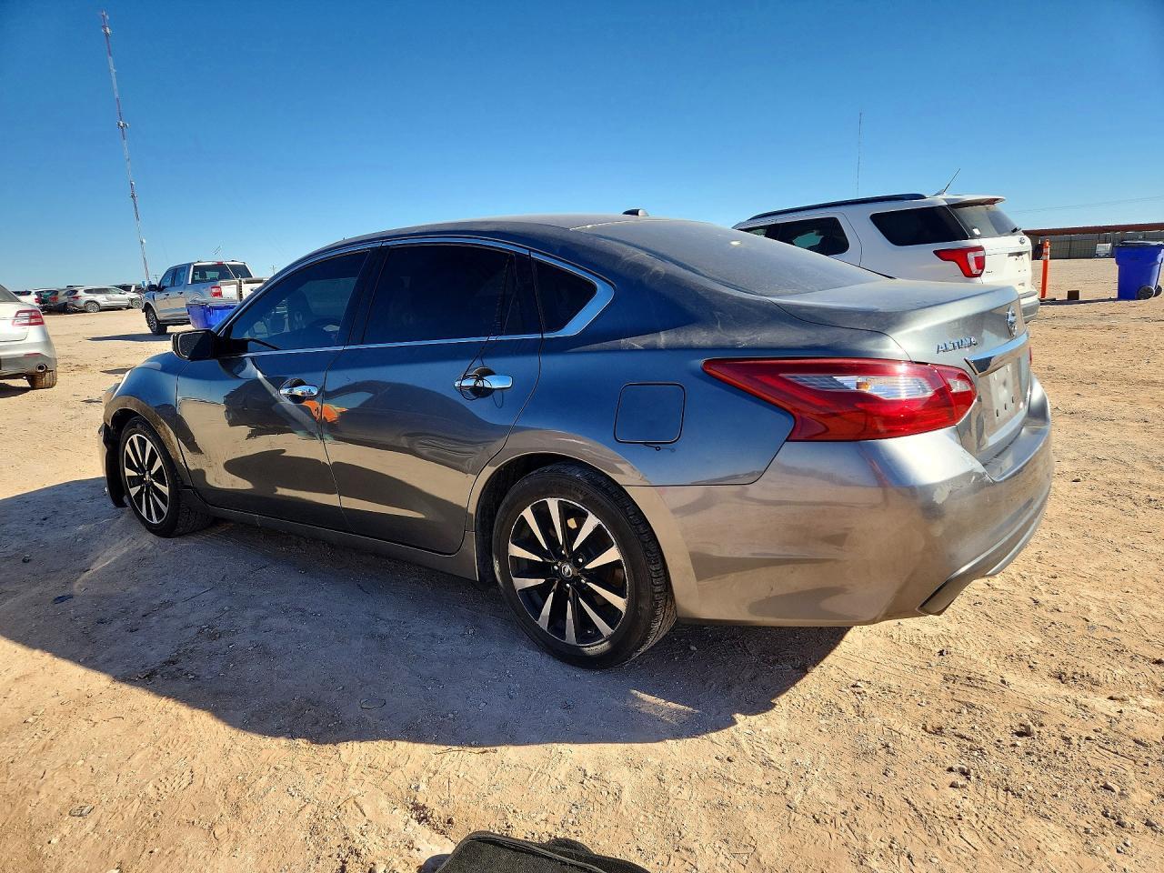 2018 Nissan Altima 2.5 - Image 2