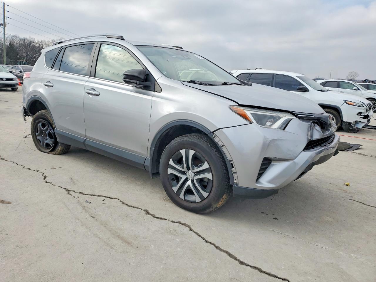 2018 Toyota Rav4 Le - Image 4