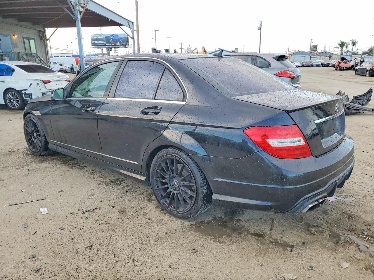 2012 Mercedes-Benz C 250 - Фото 2