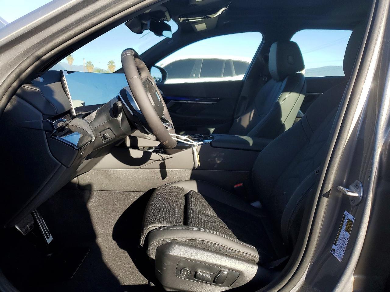 2026 BMW 530 I - Фото 7