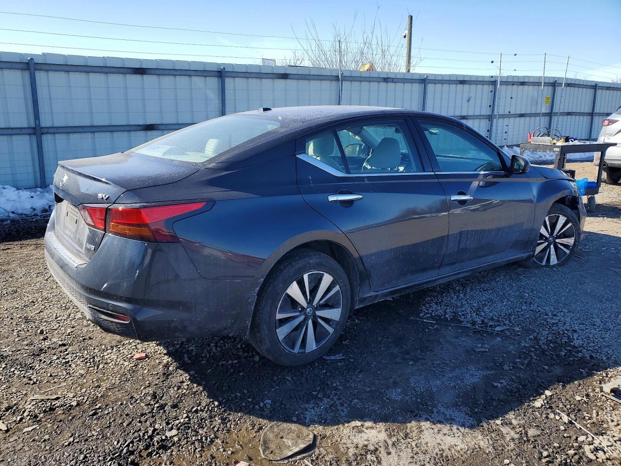 2022 Nissan Altima Sv - Image 3