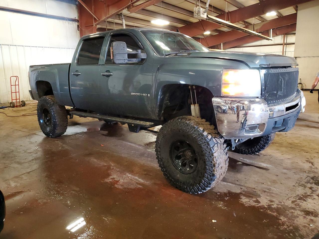 2008 Chevrolet Silverado K2500 Heavy Duty - Image 4