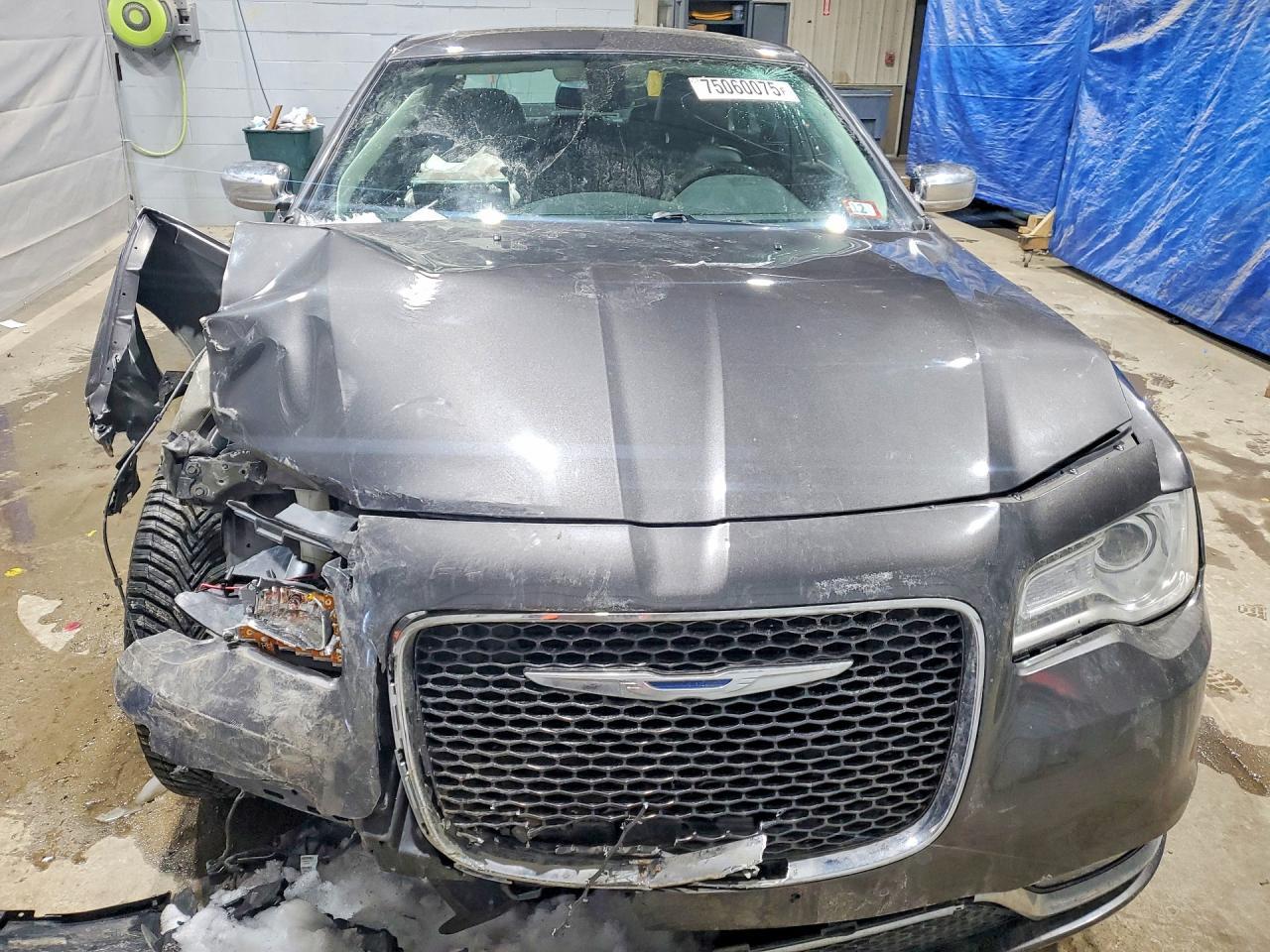 2017 Chrysler 300C - Image 5