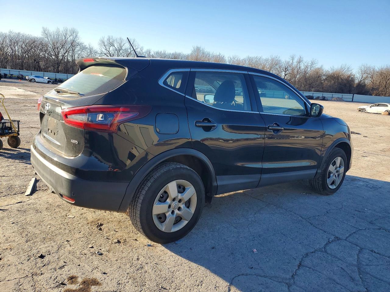 2021 Nissan Rogue Sport S - Фото 3