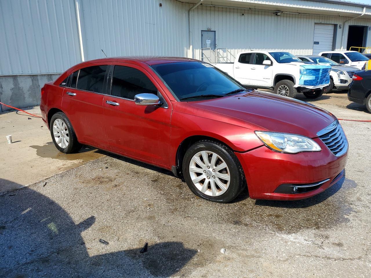 2013 Chrysler 200 Limited - Фото 4
