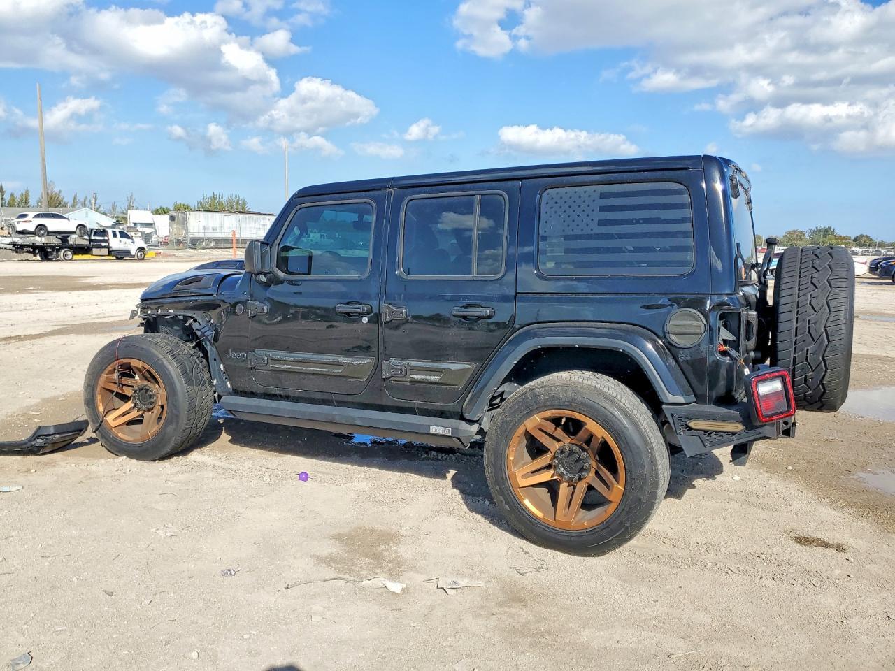 2023 Jeep Wrangler Sahara - Фото 2